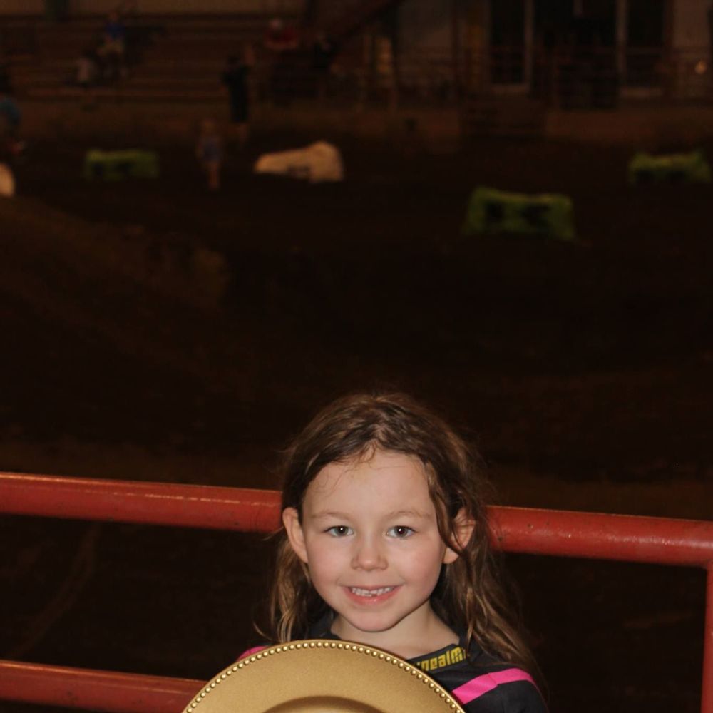 Meet your Posher, Tia